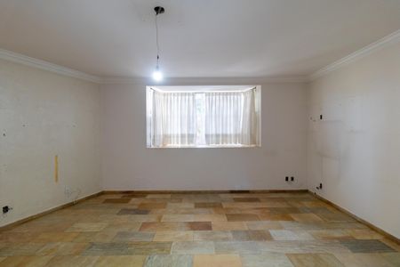 Casa de condomínio à venda com 326m², 4 quartos e 6 vagasSalas