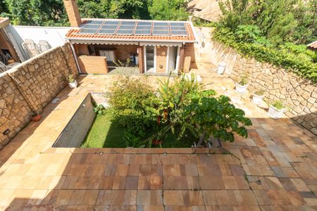 Casa de condomínio à venda com 326m², 4 quartos e 6 vagasQuintal