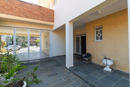 Casa de condomínio à venda com 326m², 4 quartos e 6 vagasVaranda