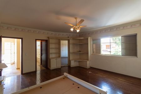 Casa de condomínio à venda com 326m², 4 quartos e 6 vagasSuíte 01