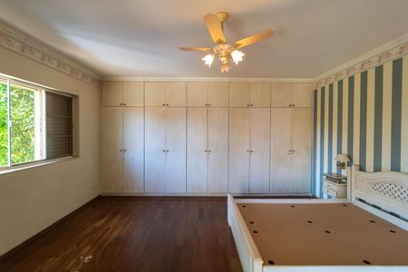 Casa de condomínio à venda com 326m², 4 quartos e 6 vagasSuíte 01