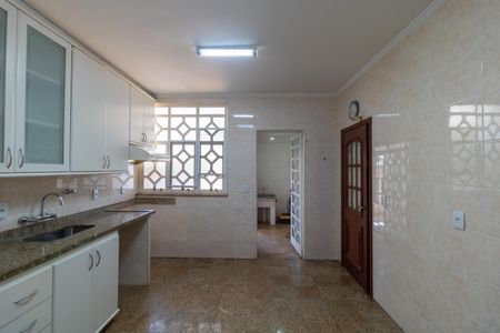 Casa de condomínio à venda com 326m², 4 quartos e 6 vagasCozinha