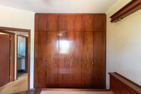 Casa de condomínio à venda com 326m², 4 quartos e 6 vagasQuarto 02