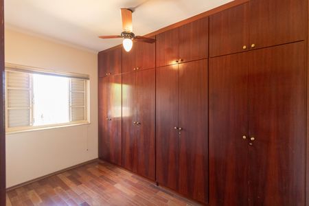 Casa de condomínio à venda com 326m², 4 quartos e 6 vagasQuarto 01