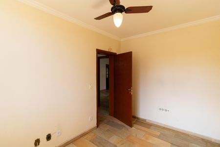 Casa de condomínio à venda com 326m², 4 quartos e 6 vagasSala de TV