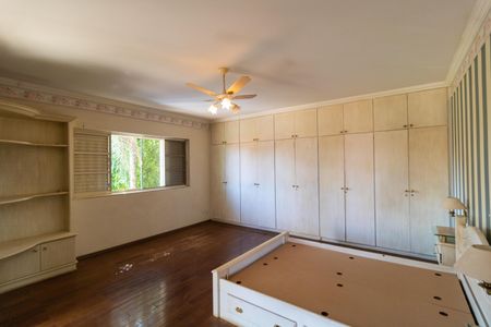 Casa de condomínio à venda com 326m², 4 quartos e 6 vagasSuíte 01