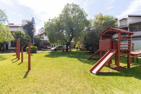 Casa de condomínio à venda com 326m², 4 quartos e 6 vagasÁrea comum - Playground