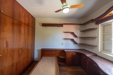 Casa de condomínio à venda com 326m², 4 quartos e 6 vagasQuarto 02