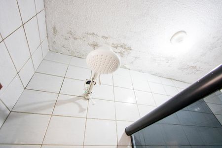 Casa à venda com 261m², 3 quartos e 5 vagas Casa à venda com 261m², 3 quartos e 5 vagasBanheiro social