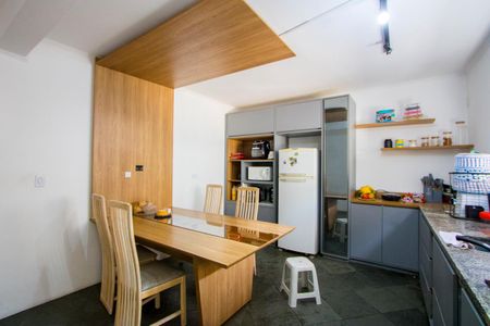 Casa à venda com 261m², 3 quartos e 5 vagas Casa à venda com 261m², 3 quartos e 5 vagasCozinha