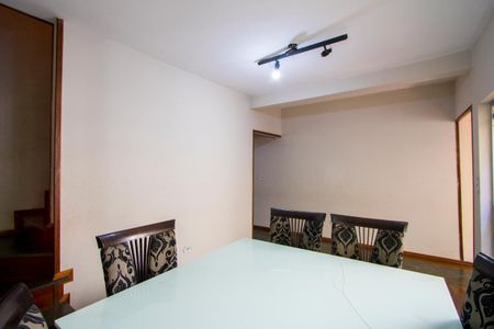 Casa à venda com 261m², 3 quartos e 5 vagas Casa à venda com 261m², 3 quartos e 5 vagasSala de jantar