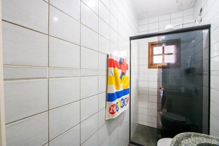 Casa à venda com 261m², 3 quartos e 5 vagas Casa à venda com 261m², 3 quartos e 5 vagasBanheiro social