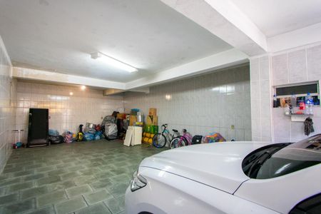 Casa à venda com 261m², 3 quartos e 5 vagas Casa à venda com 261m², 3 quartos e 5 vagasGaragem