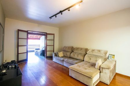 Casa à venda com 261m², 3 quartos e 5 vagas Casa à venda com 261m², 3 quartos e 5 vagasSala