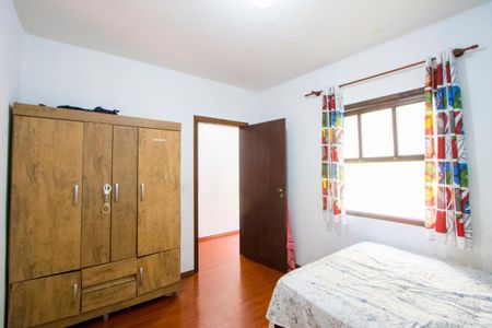 Casa à venda com 261m², 3 quartos e 5 vagas Casa à venda com 261m², 3 quartos e 5 vagasQuarto 2