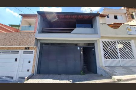 Casa à venda com 261m², 3 quartos e 5 vagas Casa à venda com 261m², 3 quartos e 5 vagasFachada