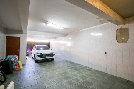 Casa à venda com 261m², 3 quartos e 5 vagas Casa à venda com 261m², 3 quartos e 5 vagasGaragem