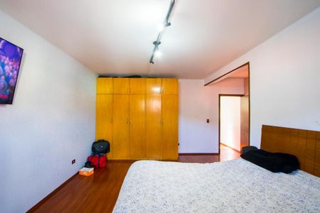 Casa à venda com 261m², 3 quartos e 5 vagas Casa à venda com 261m², 3 quartos e 5 vagasQuarto 1 - Suíte