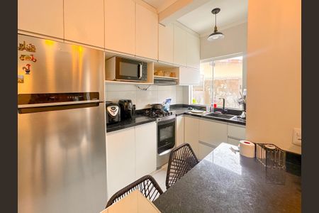 Apartamento para alugar com 72m², 2 quartos e 1 vagaCozinha