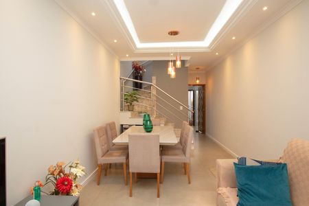 Casa à venda com 126m², 3 quartos e 2 vagasSala