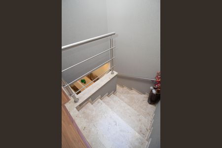 Casa à venda com 126m², 3 quartos e 2 vagasEscada