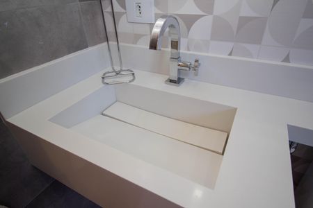 Casa à venda com 126m², 3 quartos e 2 vagasBanheiro da Suíte