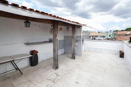 Casa para alugar com 99m², 2 quartos e 1 vagaTerraço