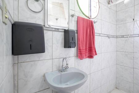 Casa para alugar com 99m², 2 quartos e 1 vagaBanheiro social 