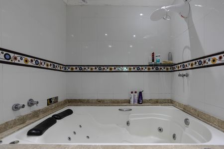 Casa para alugar com 1200m², 4 quartos e 2 vagasBanheiro - Quarto 3 - Suíte