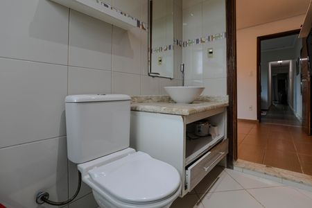 Casa para alugar com 1200m², 4 quartos e 2 vagasBanheiro - Quarto 1 - Suíte