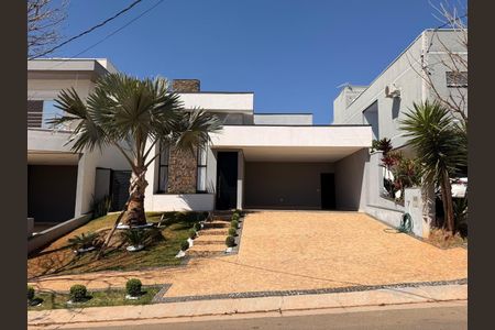Casa de condomínio à venda com 170m², 3 quartos e 4 vagas Casa de condomínio à venda com 170m², 3 quartos e 4 vagasFoto 01