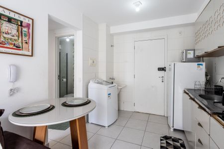 Apartamento à venda com 35m², 2 quartos e sem vaga Apartamento à venda com 35m², 2 quartos e sem vagaCozinha e Área de Serviço
