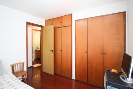 Apartamento à venda com 100m², 3 quartos e 2 vagasQuarto 2