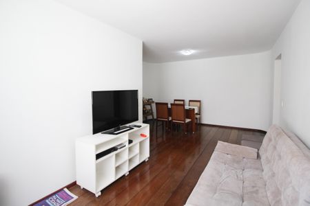 Apartamento à venda com 100m², 3 quartos e 2 vagasSala
