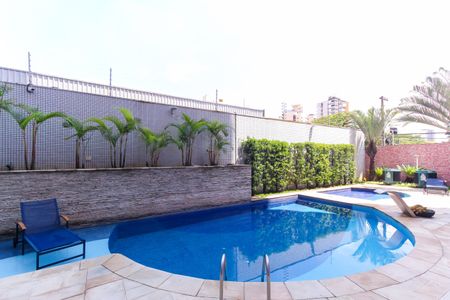 Apartamento à venda com 241m², 3 quartos e 6 vagasÁrea comum - Piscina