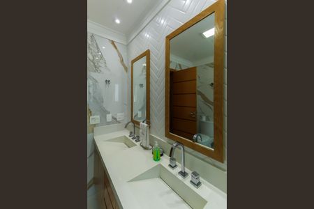 Apartamento à venda com 241m², 3 quartos e 6 vagasBanheiro da Suíte 3