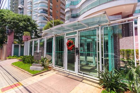 Apartamento à venda com 241m², 3 quartos e 6 vagasFachada