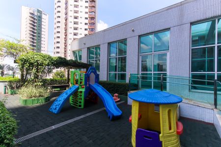 Apartamento à venda com 241m², 3 quartos e 6 vagasÁrea comum - Playground