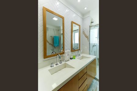 Apartamento à venda com 241m², 3 quartos e 6 vagasBanheiro da Suíte 3