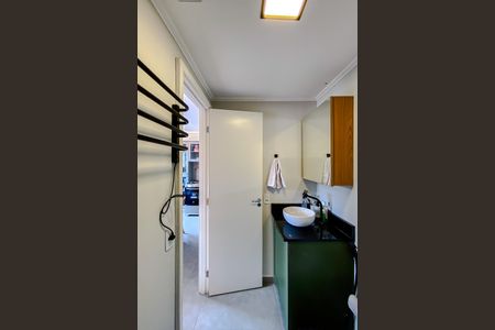 Banheiro de apartamento à venda com 1 quarto, 24m² em Tatuapé, São Paulo