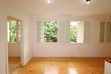 Sala de casa para alugar com 2 quartos, 70m² em Petrópolis, Porto Alegre
