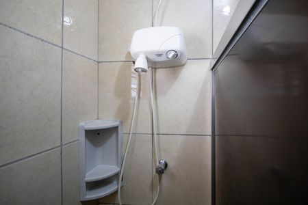 Detalhe Banheiro de casa para alugar com 2 quartos, 35m² em Parque Regina, São Paulo