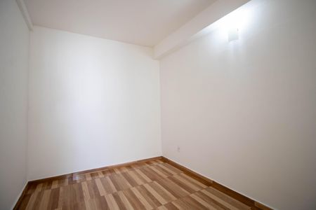 Quarto 1 de casa para alugar com 2 quartos, 35m² em Parque Regina, São Paulo