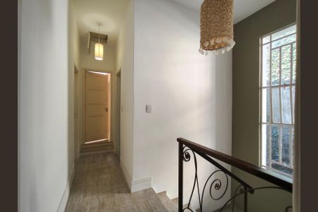 Casa à venda com 307m², 4 quartos e 2 vagasHall social