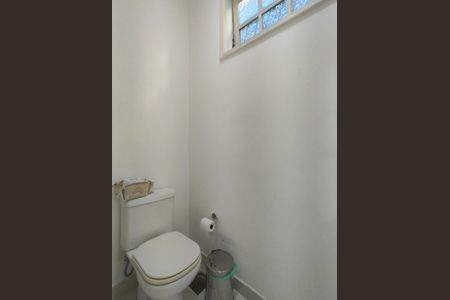 Casa à venda com 307m², 4 quartos e 2 vagasLavabo