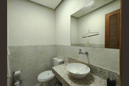 Casa à venda com 307m², 4 quartos e 2 vagasLavabo