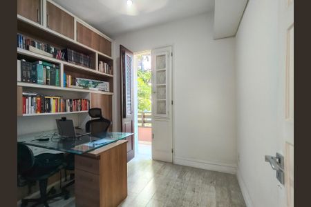 Casa à venda com 307m², 4 quartos e 2 vagasQuarto 2