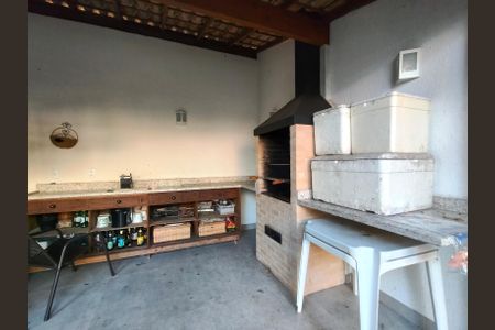 Casa à venda com 307m², 4 quartos e 2 vagasChurrasqueira