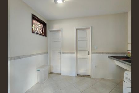 Casa à venda com 307m², 4 quartos e 2 vagasÁrea de Serviço