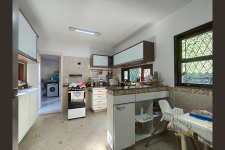 Casa à venda com 307m², 4 quartos e 2 vagasCozinha